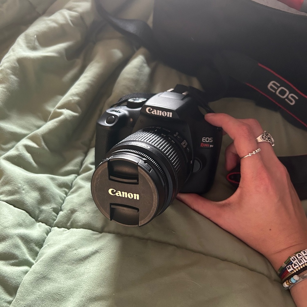 Canon EOS Rebel T6